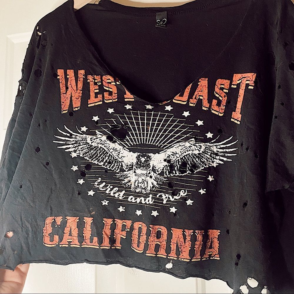 WINDSOR Women’s Oversized Distressed Graphic Tee - Picture 3 of 8